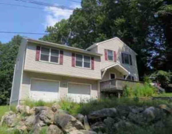 11 Hodes Rd, Hopatcong, NJ 07843 
