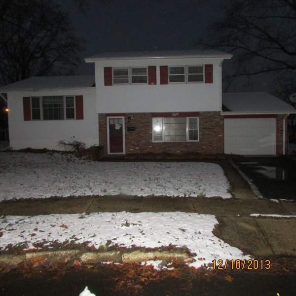 8 Michigan Ct, Jackson, NJ 08527 