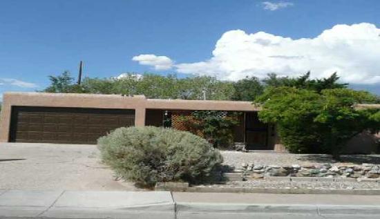 6321 Zimmerman Avenue NE, Albuquerque, NM 87110 