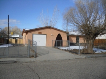 311 N Willow St, Bloomfield, NM 87413 