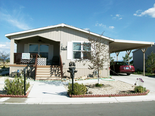 300 Perumean Ln #8, Yerington, NV 89447 