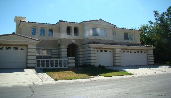 285 Hickory Hollow, Las Vegas, NV 89123 