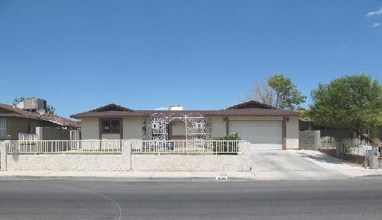 5294 Walnut Ave, Las Vegas, NV 89110 
