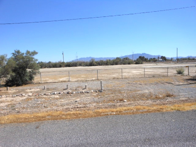 2471 W Larsen Drive, Pahrump, NV 89060 