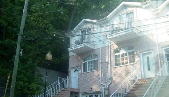 31 Maxi Court, Staten Island, NY 10304 