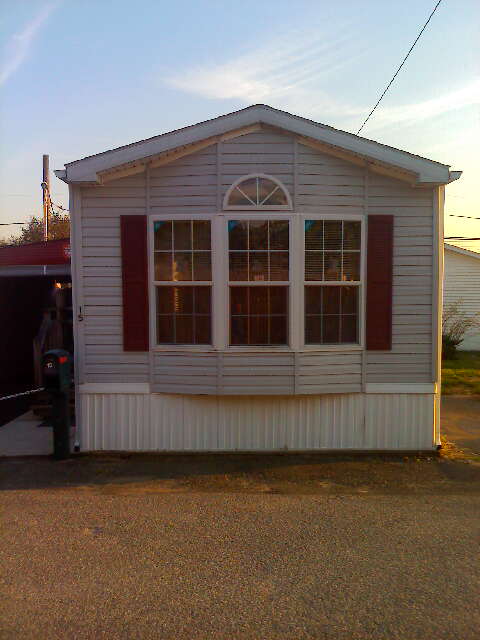 15 Lincoln Ave, Holbrook, NY 11741 