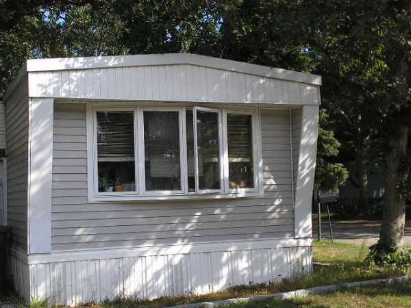 60 Periwinkle, Bohemia, NY 11716 