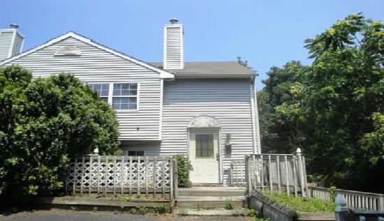 2 Burns Avenue, Glen Cove, NY 11542 