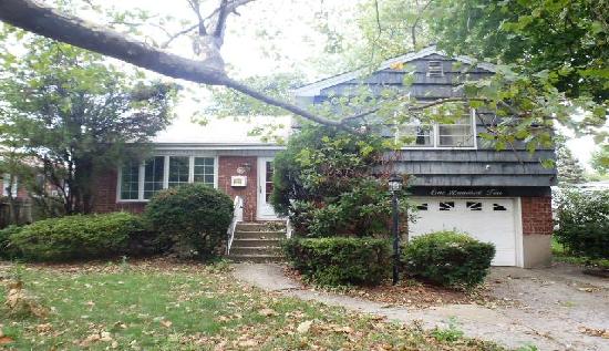 110 Franklin Ave, Malverne, NY 11565 