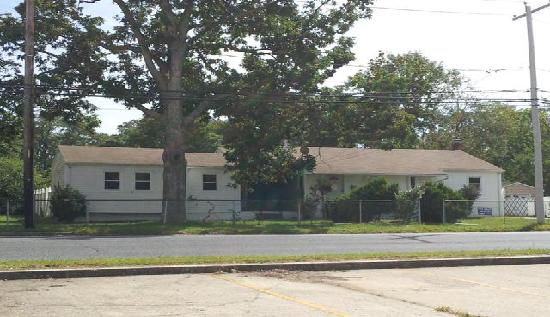 38 Brightside Avenue, Central Islip, NY 11722 