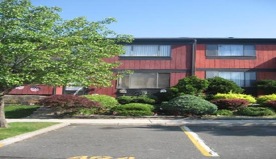 57 Locust Court, Staten Island, NY 10309 