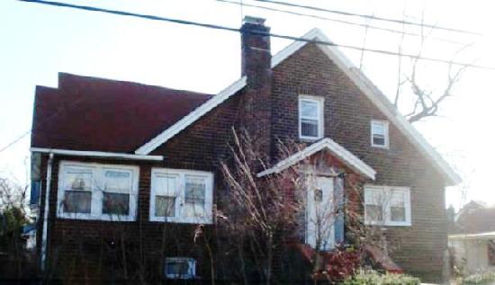 109-34 Hannibal St, St Albans, NY 11412 