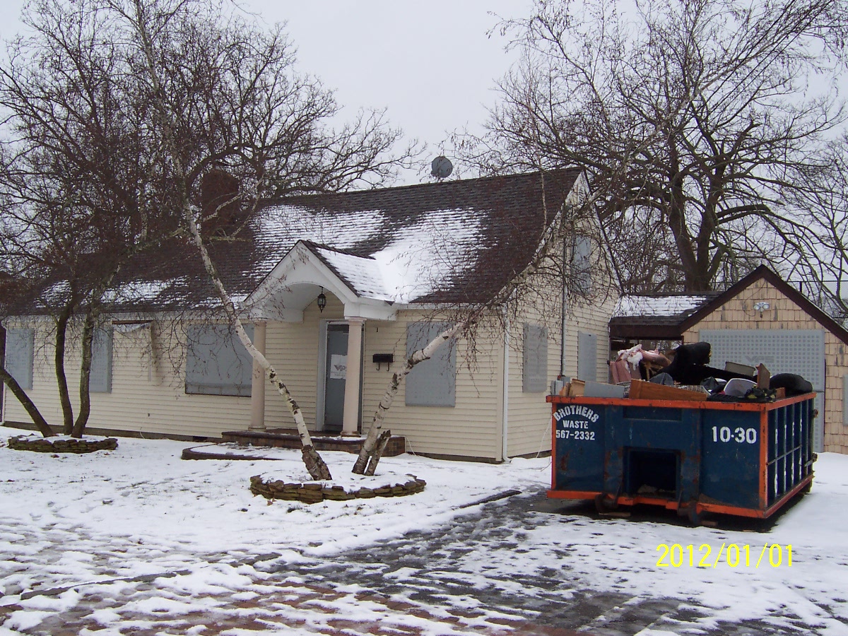 14 Woodlea Ave, Bay Shore, NY 11706 