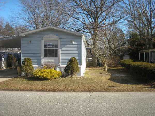 15 Sunflower Drive, Bohemia, NY 11716 