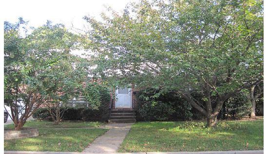 81 Woodview Rd, West Hempstead, NY 11552 