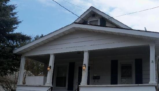 470-471 Cranford Pl, Schenectady, NY 12304 