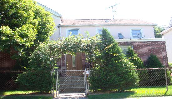 33 South 10th Avenue, Mount Vernon, NY 10550 