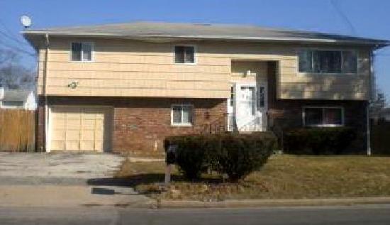 820 Clocks Boulevard, Massapequa, NY 11758 