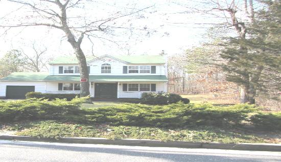 112 West Bartlett Road, Middle Island, NY 11953 