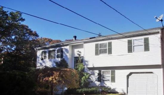 23 Southfield Rd, Middle Island, NY 11953 