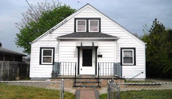 36 Belmont Blvd, Elmont, NY 11003 