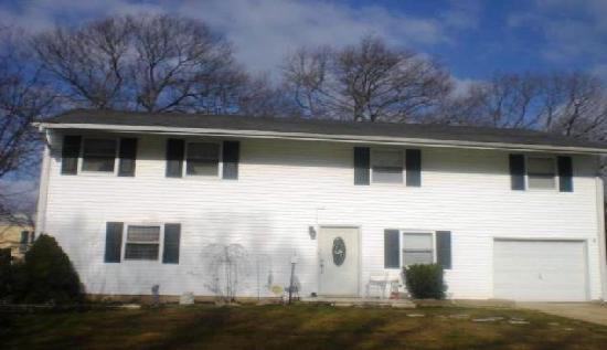 377 Montgomery Avenue, West Babylon, NY 11704 