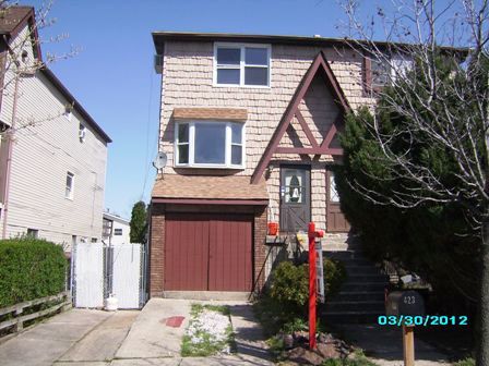 423 Lisk Avenue, Staten Island, NY 10303 