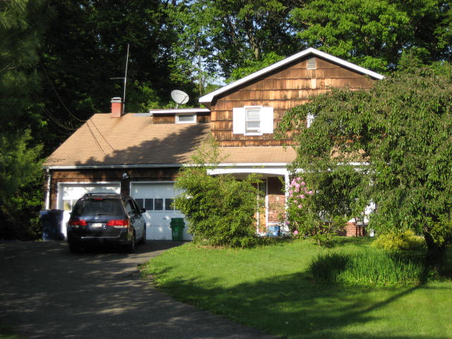 27 Keith Drive, Chestnut Ridge, NY 10952 