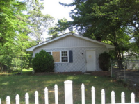 15 Baldwin Ln, Medford, NY 11763 