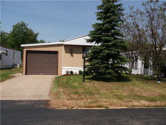 1102 Brookwood Drive, Derby, NY 14047 