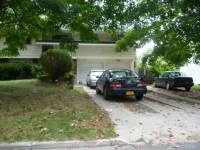 216 Delaware Ave, Bay Shore, NY 11706 