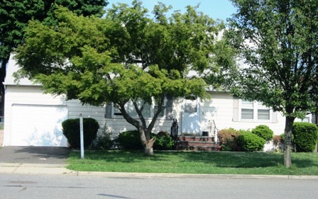 113 Linden Blvd, Hicksville, NY 11801 