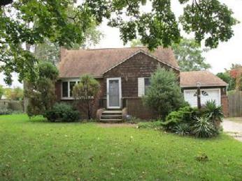 425 11th St, West Babylon, NY 11704 