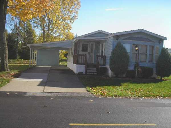 34 Eaglecrest, Hamburg, NY 14075 