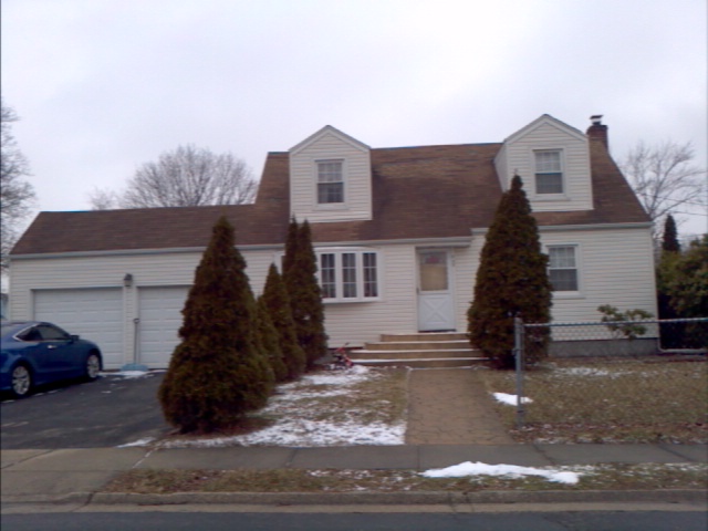 532 18th St, West Babylon, NY 11704 