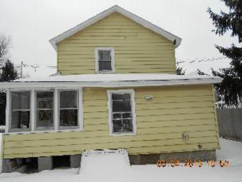 36 Volney St, Phoenix, NY 13135 