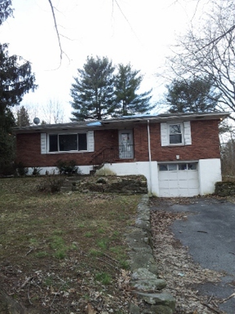 36 Willow Ln, New Windsor, NY 12553 