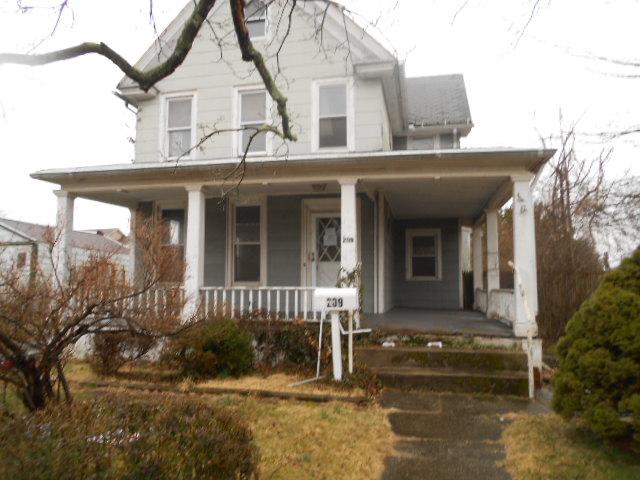 209 Church St, Freeport, NY 11520 