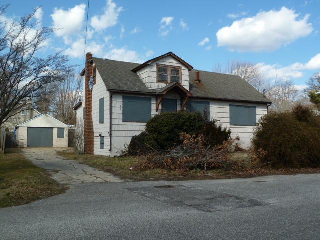 266 S Dunton Ave, East Patchogue, NY 11772 
