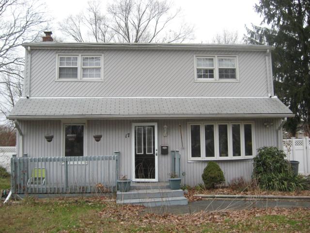 17 Tariff Street, Sayville, NY 11782 