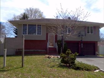 202 Gleeland St, Deer Park, NY 11729 