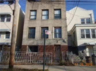 1033 E 214th St, Bronx, NY 10469 