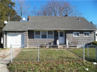 73 Westwood Dr, Brentwood, NY 11717 