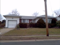 120 E Belle Terre Ave, Lindenhurst, NY 11757 