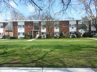 125 Hempstead Gardens Dr,c2a, West Hempstead, NY 11552 