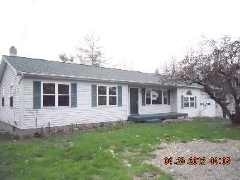 35 Lakeside Dr, Castleton, NY 12033 