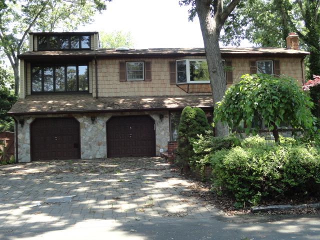 5 Eastwood Drive, North Babylon, NY 11703 