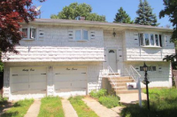 61 Pine St, Deer Park, NY 11729 