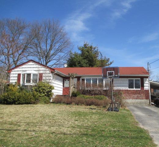 133 W 16th St, Deer Park, NY 11729 