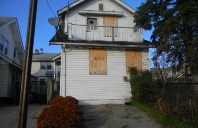 286 Dune St, Far Rockaway, NY 11691 